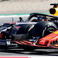 Verstappen passes Leclerc